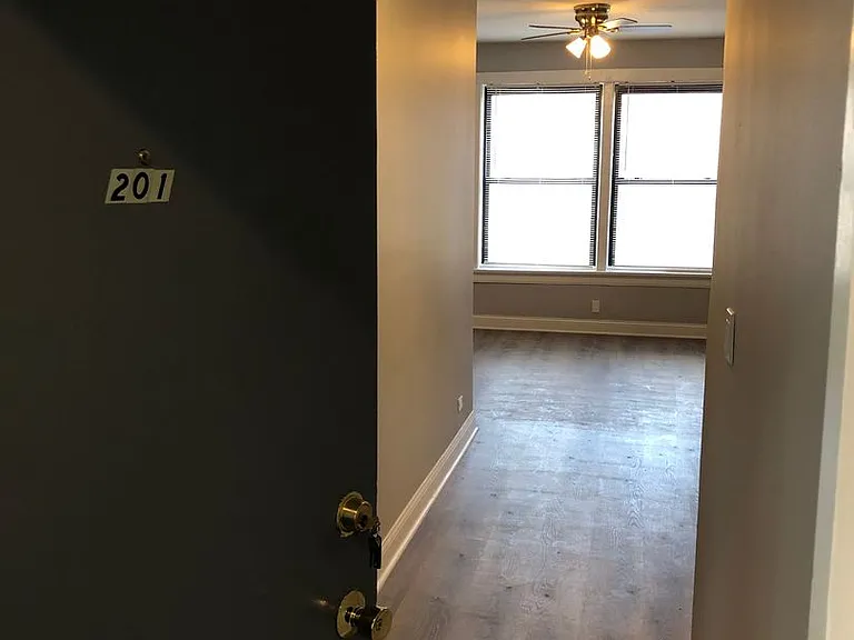 7046 S Crandon Ave — Photo 1