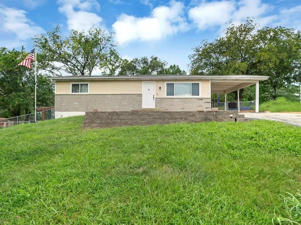 3653 Carol Park Rd, House Springs, MO 63051