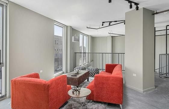 1st image of 1242 N Milwaukee Ave #212