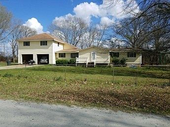 1st image of 102 W Lake Dr