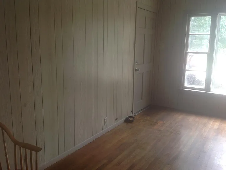 1423 E Thomas St — Photo 4