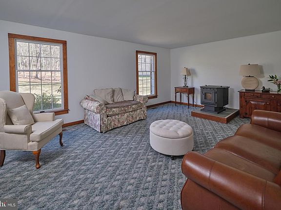 5th image of 6724 Upper York Rd