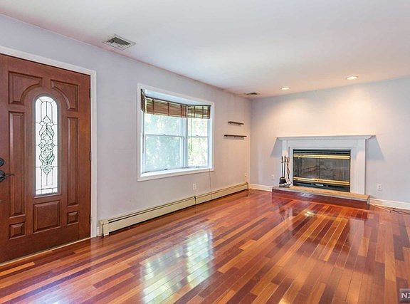 2nd image of 19-01 11th St
