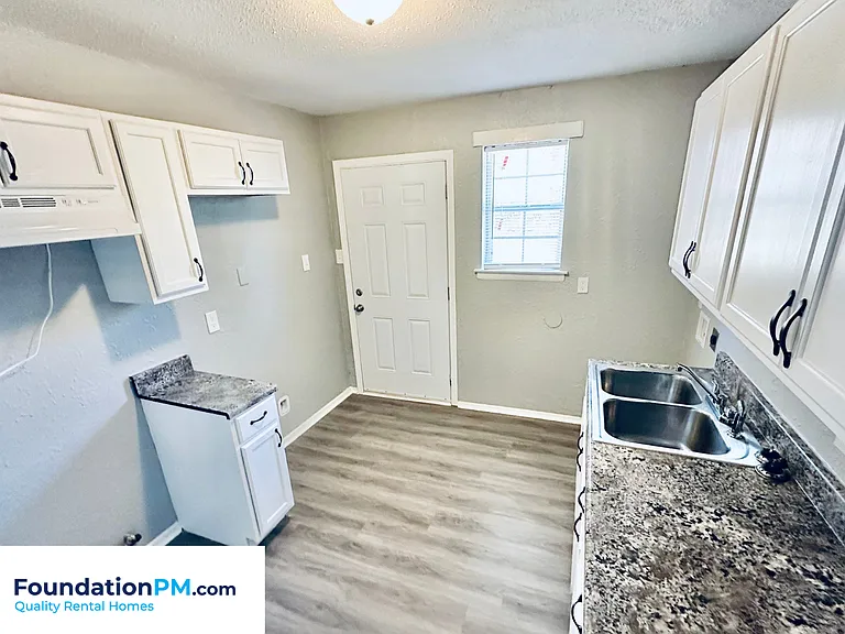 276 W Davant Ave — Photo 3