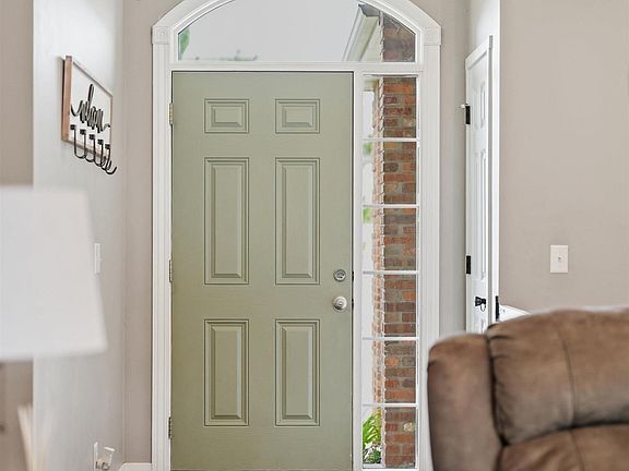 5th image of 8233 Mackenzie Rd