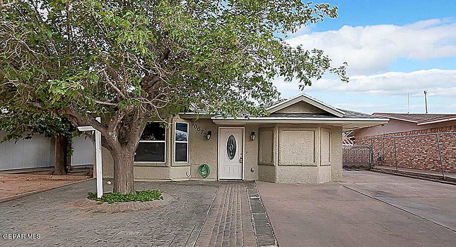 1st image of 10672 Cardigan Dr