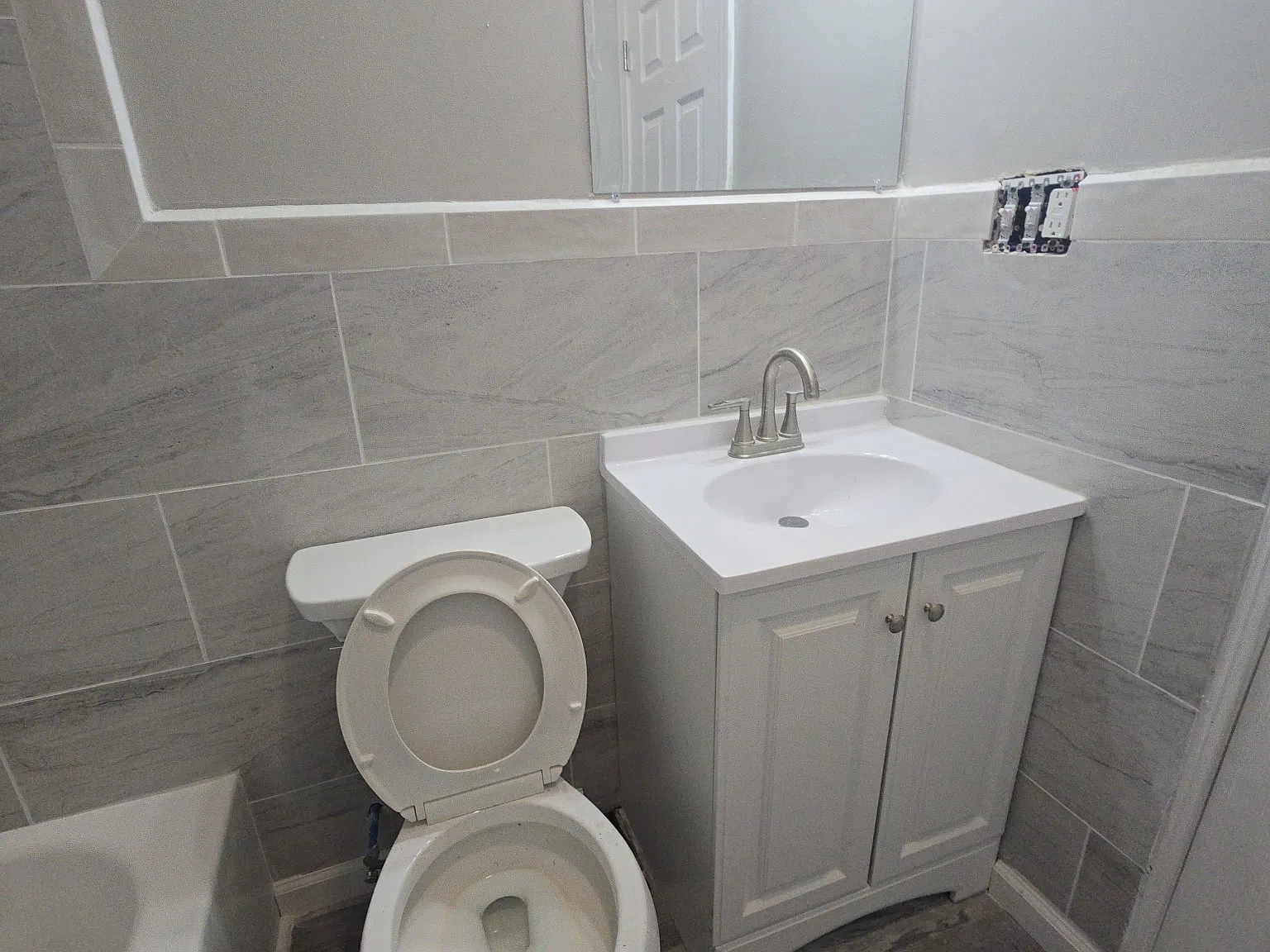3 bed, 1300 sqft, $2,300 — Photo 3