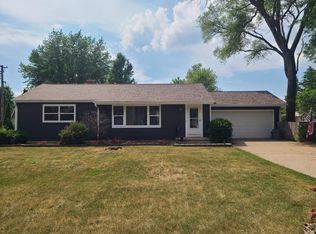 803 Balmoral Dr, Dundee, IL