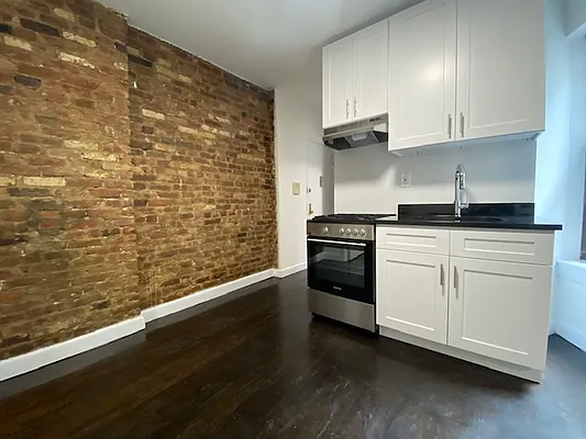 Rented by Bond New York | media 7