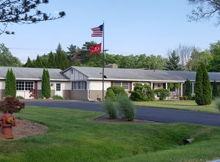 26108 Meadowview Dr, Farmington Hills, MI 48331