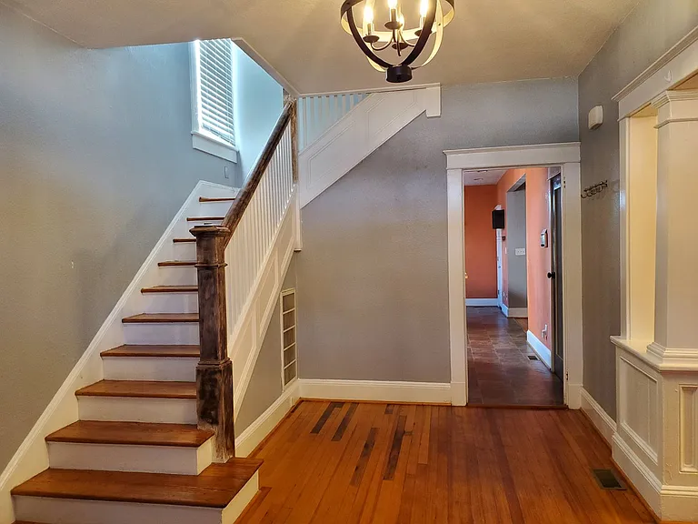 2623 Marlboro Ave — Photo 3