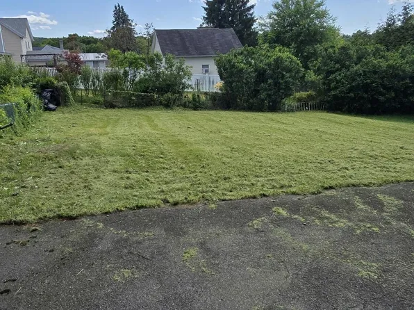 2122 Ash St, Scranton, PA 18510