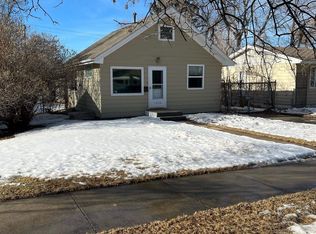 1406 6th St SW, Minot, ND 58701