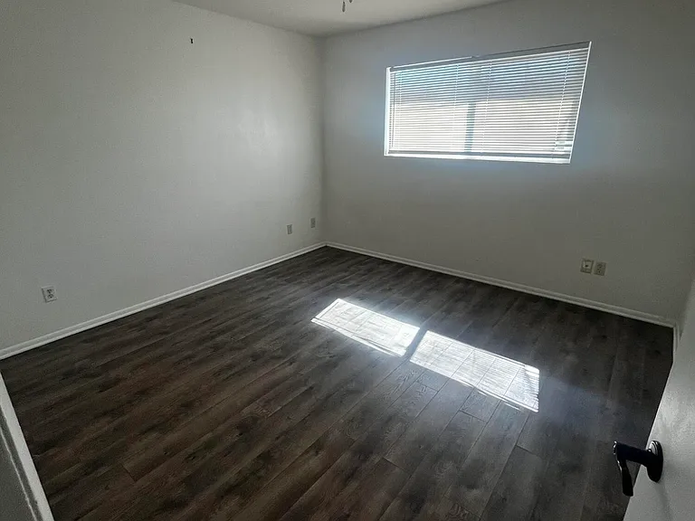90 Mariposa Dr #104 — Photo 10