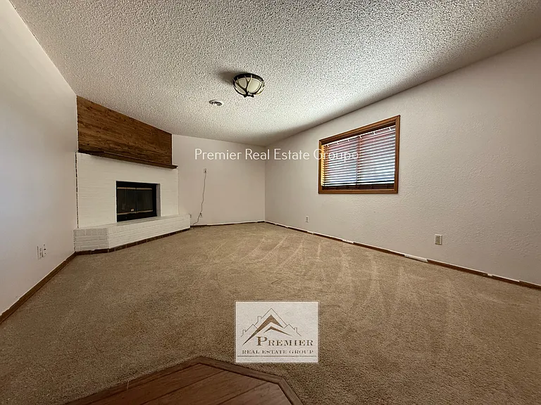 854 Daffodil St — Photo 9