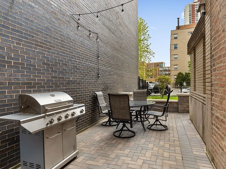 6120-6122 N Kenmore Ave #3W — Photo 8