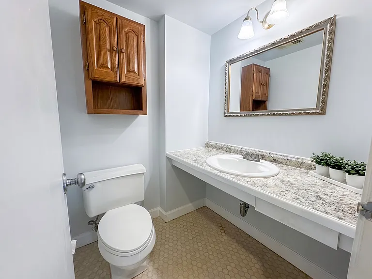 8360 Greensboro Dr #524 — Photo 13