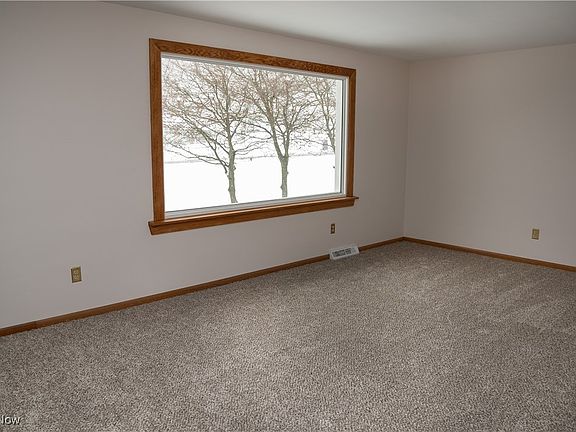 3rd image of 63 Skyline Dr