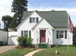 216 E Ridge St, Ironwood, MI 49938