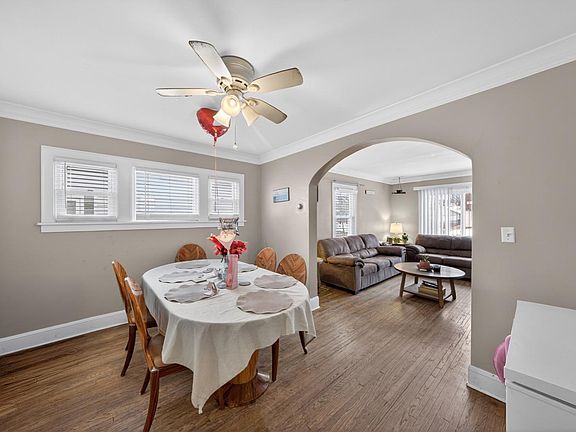 4th image of 807 2nd St NW