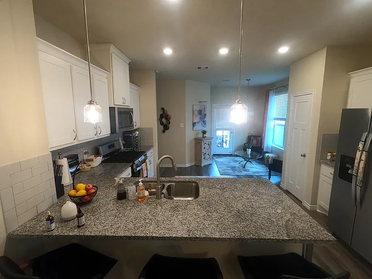 835 Mineral Wells Ln — Photo 8