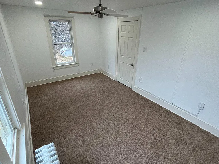 321 Union Ave — Photo 14