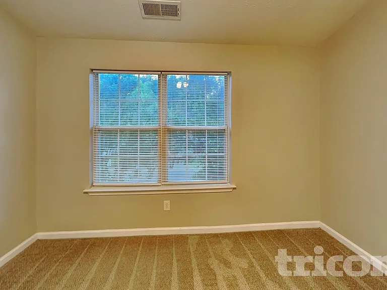 1047 Winterglen Way — Photo 6