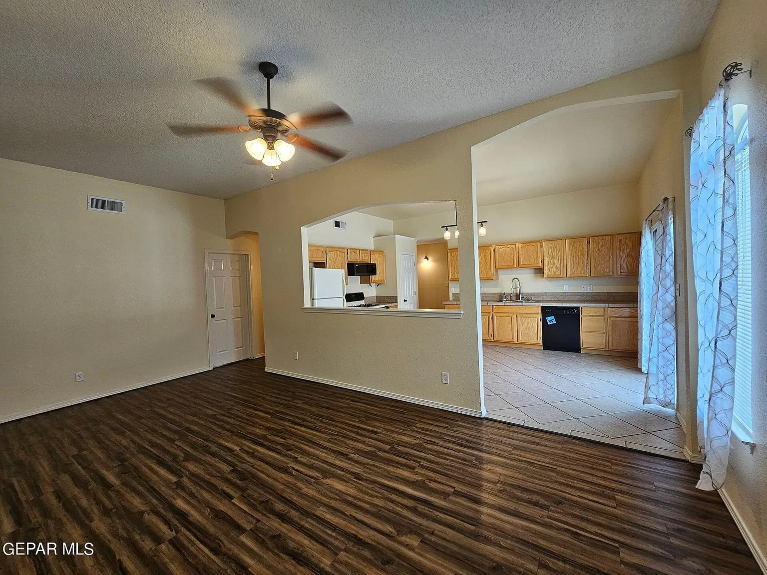 4 bed, 2.0 bath, 1473 sqft, $1,750 — Photo 4
