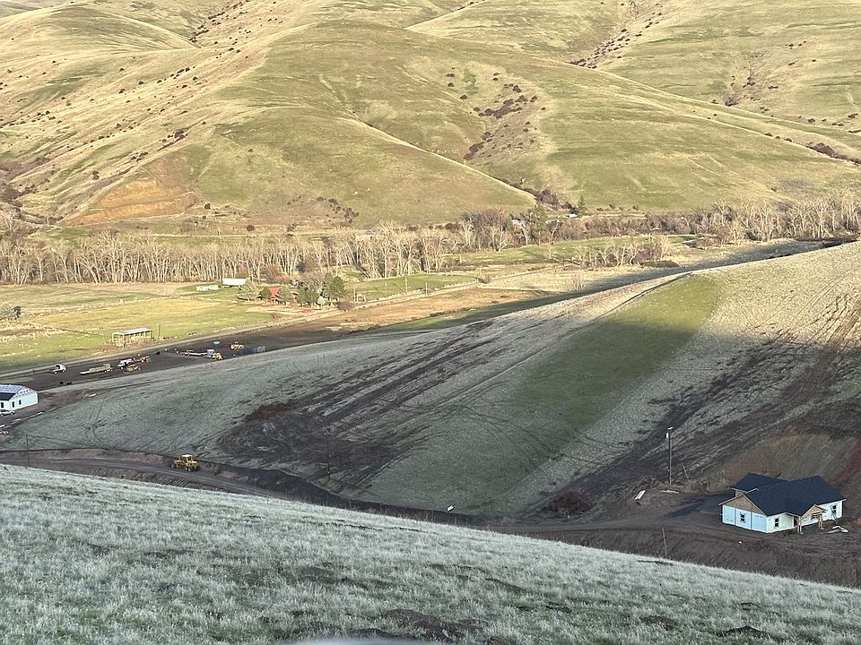 1st image of 46054 McKay Creek Rd