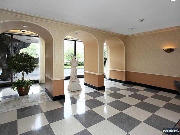 3rd image of 2100 Linwood Ave APT 15P