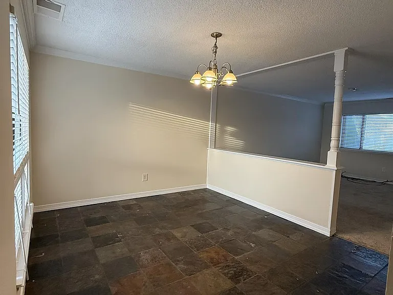 504 Heritage Dr — Photo 9