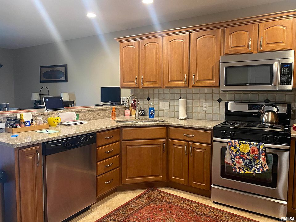 2nd image of 3203 Mackinaw Ln