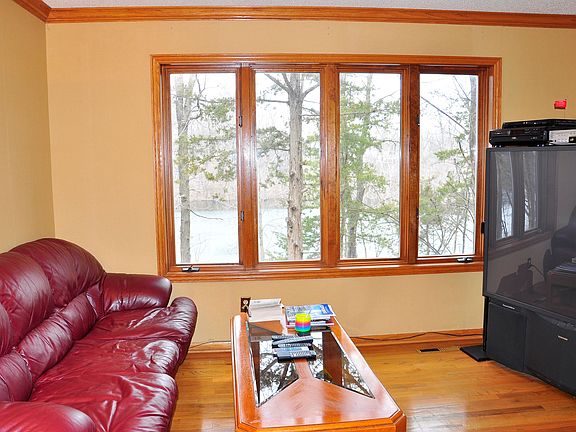 3rd image of 7982 Island Rd