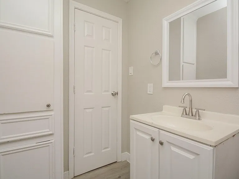 6014 Collingsworth St #2 — Photo 16