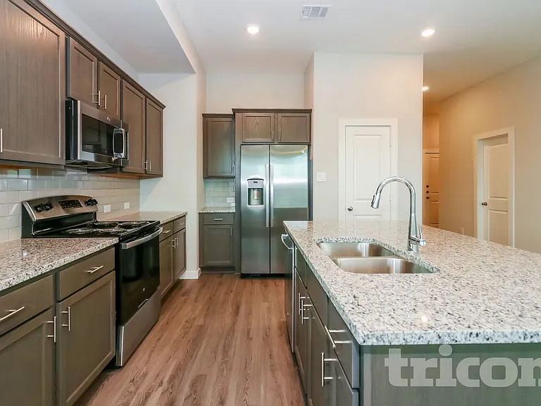 2359 Cohorn Trl — Photo 5