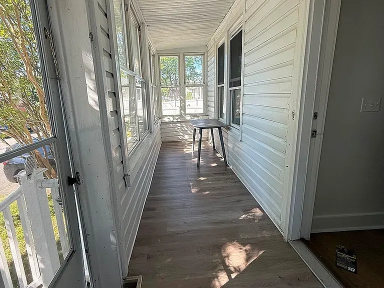 816 Essex Ave — Photo 2