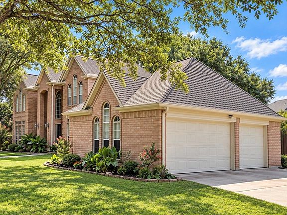 2nd image of 5802 Moss Point Ct