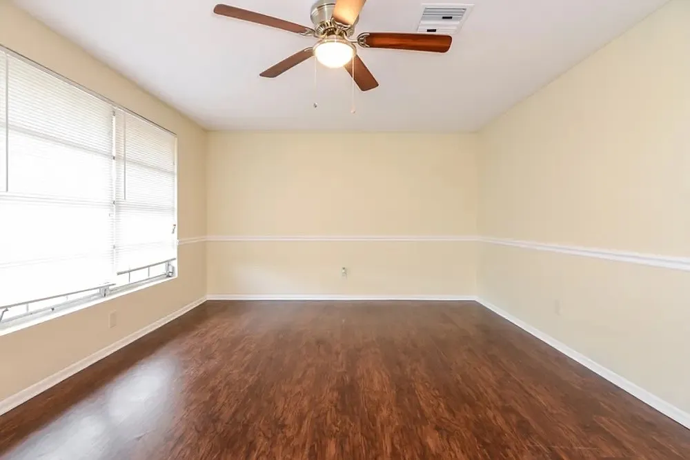 3 bed, 1245 sqft, $1,835 — Photo 2