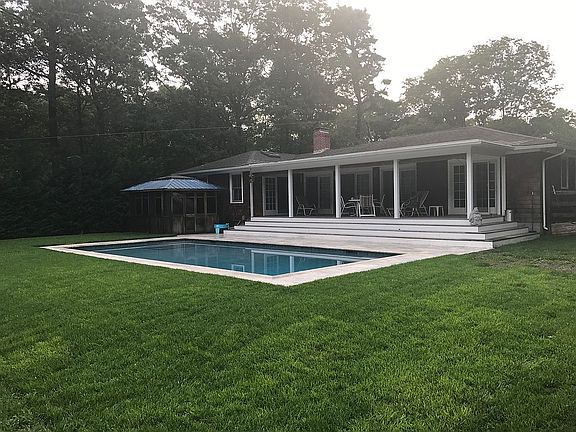 5th image of 6 Evergreen Ln