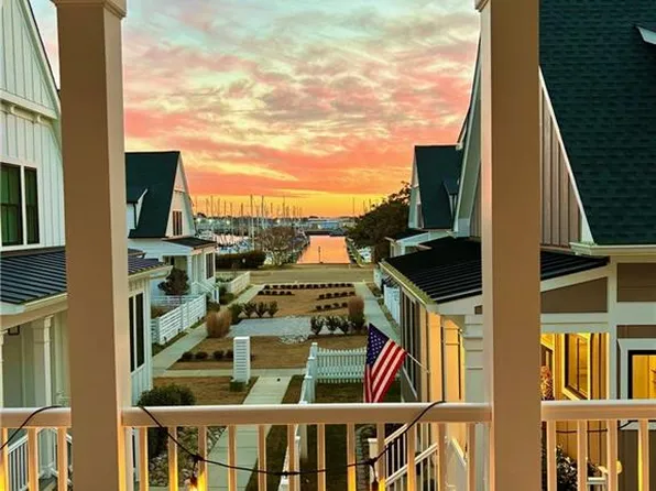 9561 Marina Dr, Norfolk, VA 23518