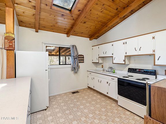 4th image of 1107 S Hill Dr