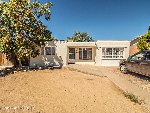 3rd image of 2121 Smith Ln