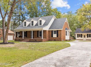 405 Cedarhurst Rd, Greenville, NC 27834