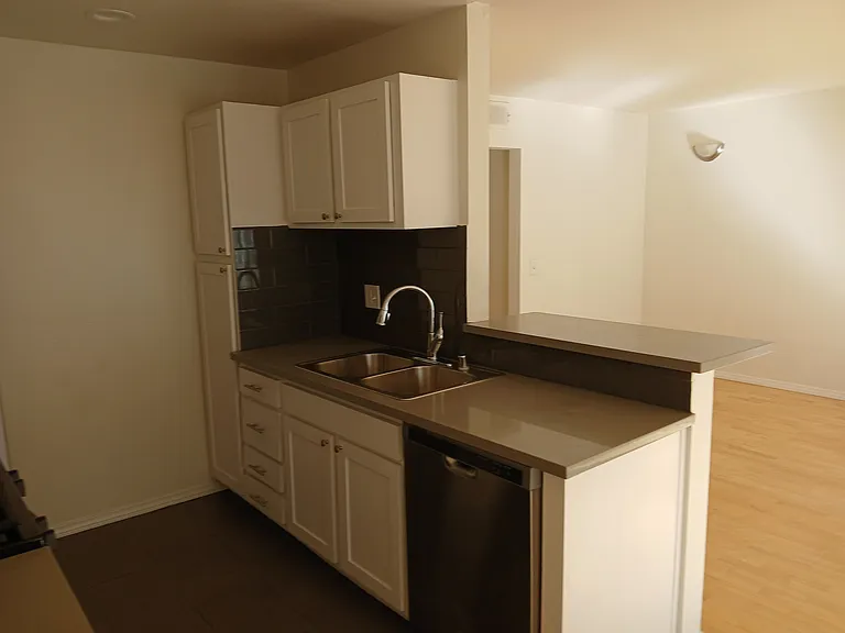 540 N Hayworth Ave #5 — Photo 9
