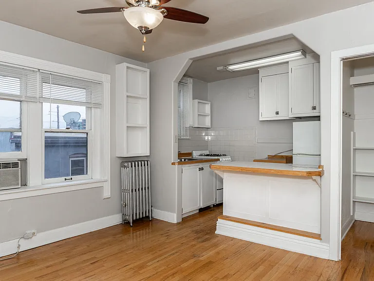 815 N Sherman St — Photo 11