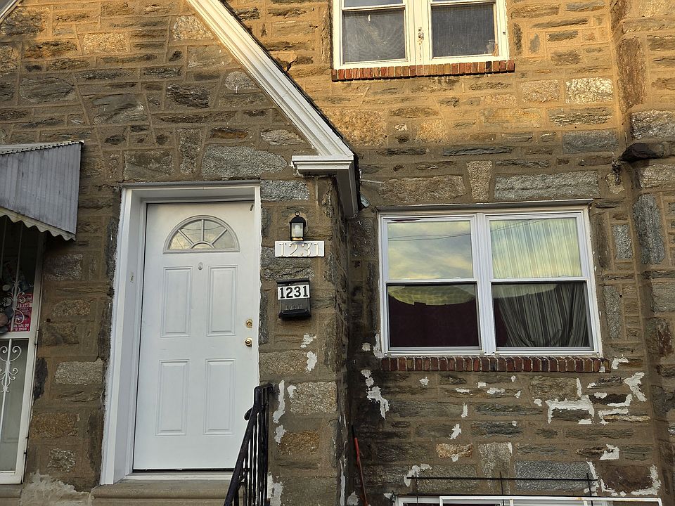 1st image of 1231 Stirling St
