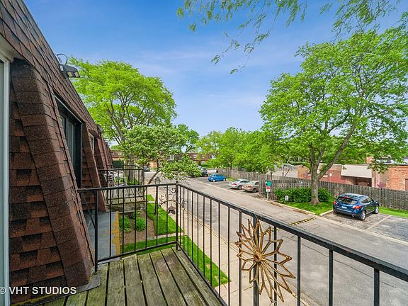 4th image of 775 Grove Dr APT 207