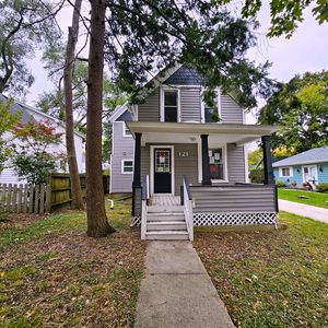 121 4th St, Libertyville, IL, 60048