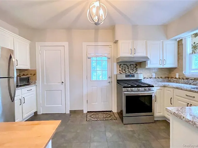 306 Soundview Ave #R — Photo 9