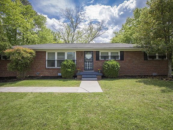 3rd image of 106 Stewart Dr